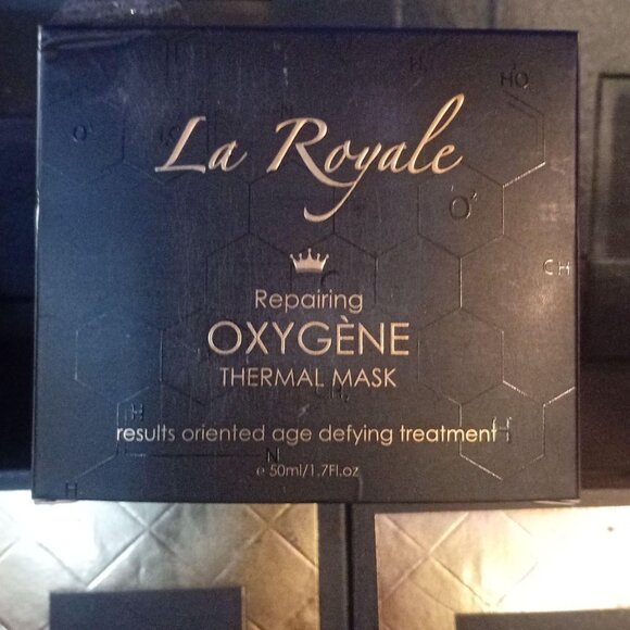 Manny different face creams - Picture 10 of 13